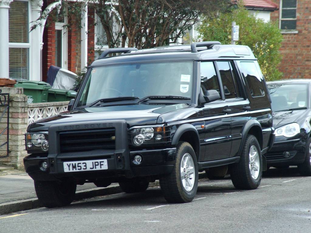 Тд дискавери. Land Rover Discovery 2 2004. Land Rover Discovery 2 td5. Land Rover Discovery td5. Ленд Ровер 2004.