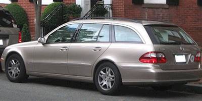 File:Mercedes-Benz E320 wagon W211.jpg - Wikimedia Commons