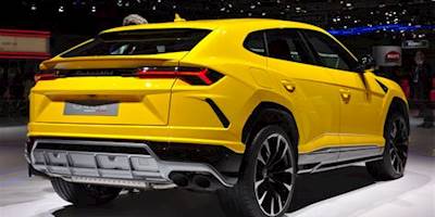 File:Lamborghini Urus Back Genf 2018.jpg - Wikimedia Commons