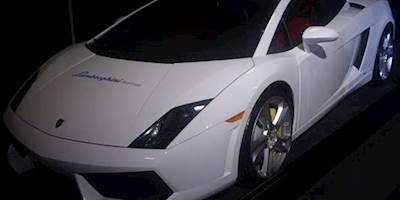 File:2010 Lamborghini Gallardo (MIAS '10).jpg - Wikimedia ...