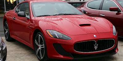 File:2015 Maserati GranTurismo MC, front right (rosso).jpg ...