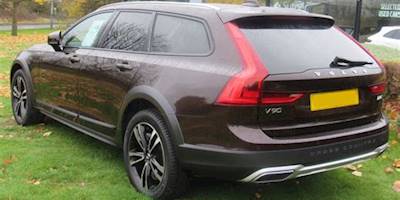 Datei:2017 Volvo V90 CRoss Country D5 PP Automatic 2.0 ...