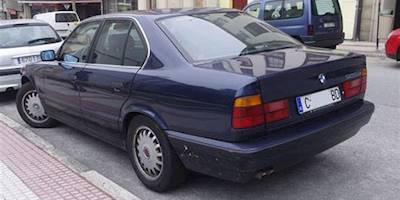 File:1993 BMW 525ix (E34) (5863284922).jpg - Wikimedia Commons