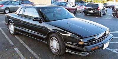 File:1992 Oldsmobile Toronado.jpg - Wikimedia Commons