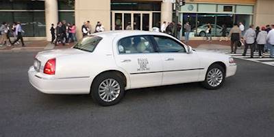 File:Lincoln Town Car (3560525370).jpg - Wikimedia Commons