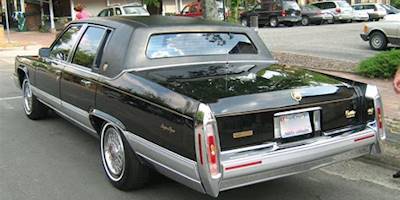 File:1991 Cadillac Fleetwood gold-edition black rl.jpg ...