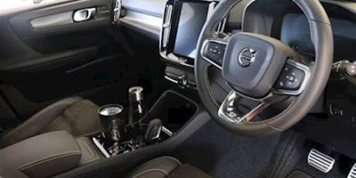 File:2018 Volvo XC40 Interior (1).jpg - Wikimedia Commons