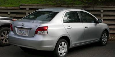 File:2011 Toyota Yaris (NCP93R MY11) YRS sedan (2015-06-08 ...