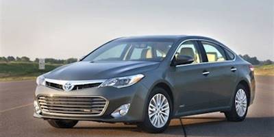 2013 Toyota Avalon Hybrid Scores 40 MPG In EPA Testing