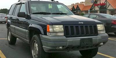 File:1997-8 Jeep Grand Cherokee TSi deep amethyst in NC 1 ...