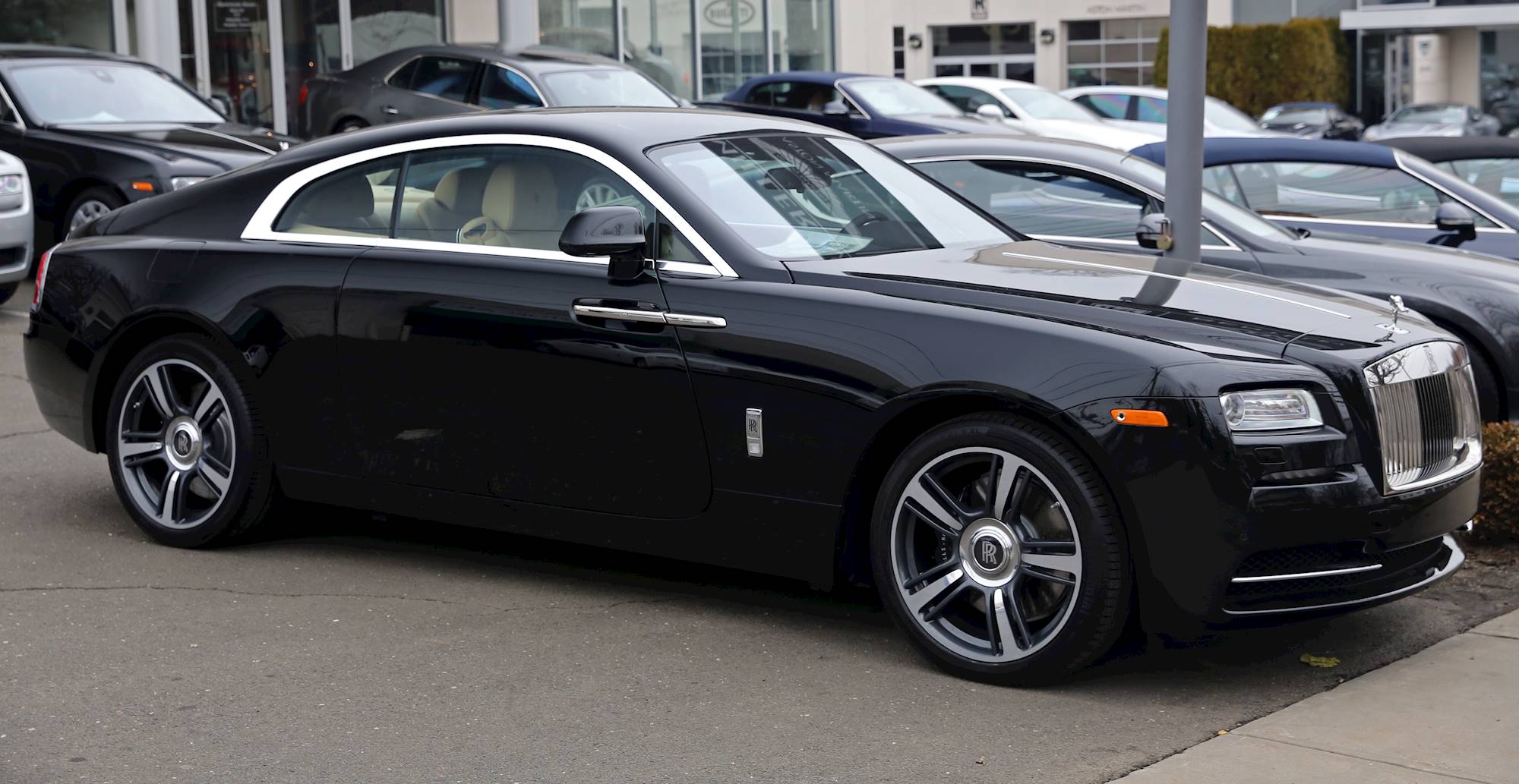 Black Rolls-Royce Wraith 2014