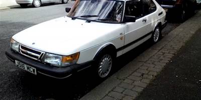 File:1992 Saab 900 2.0i 16V (13934571510).jpg - Wikimedia ...