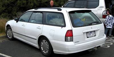 File:2003 Mitsubishi Magna (TL) ES station wagon (2008-08 ...