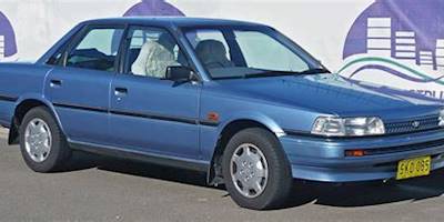 File:1992 Toyota Camry (SV21) CSi Limited sedan (2010-06 ...