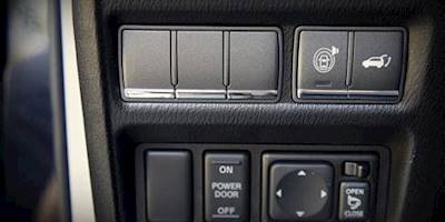Controls - 2012 Infiniti QX56 | Photos from a 10 day test ...