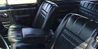 File:1983 Jeep Cherokee (SJ) two-door at 2015 AMO show ...