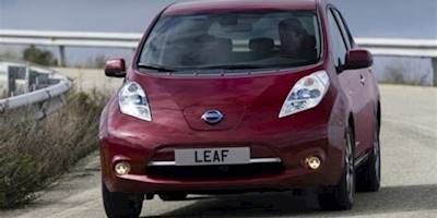 Incentivi auto elettriche: 5000 euro per la Nissan Leaf